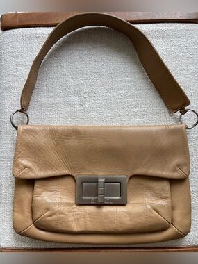 Chanel reissue Tan Leather Shoulder Bag with Turn-Lock Closure
